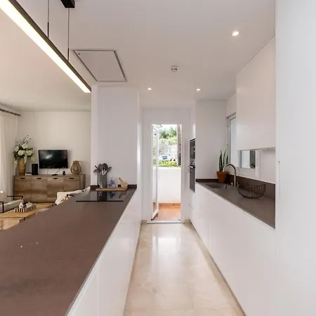 Charming 2-bedroom Lagoon Apartmán *