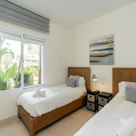 Charming 2-bedroom Lagoon *