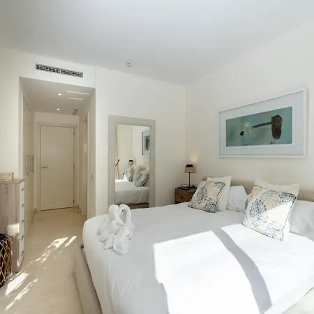 Apartmán Charming 2-bedroom Lagoon Estepona