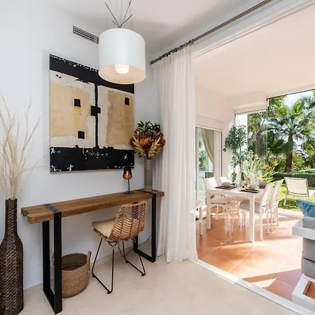 Charming 2-bedroom Lagoon