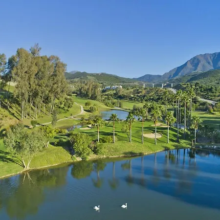 Apartment Charming 2-bedroom Lagoon Estepona