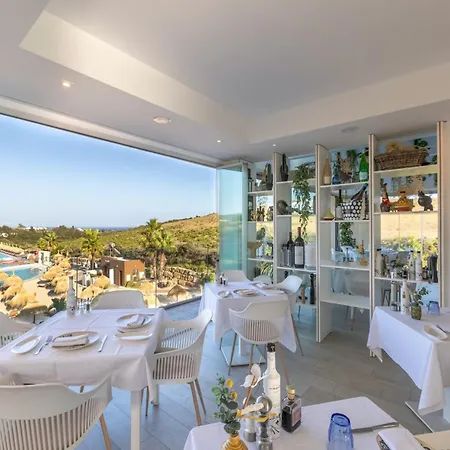 Charming 2-bedroom Lagoon Apartmán *